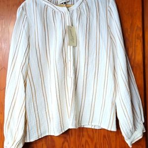 NWT Universal Thread Top